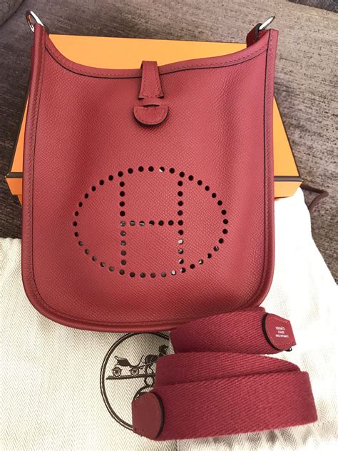 what color is hermes evelyne rouge grenat
